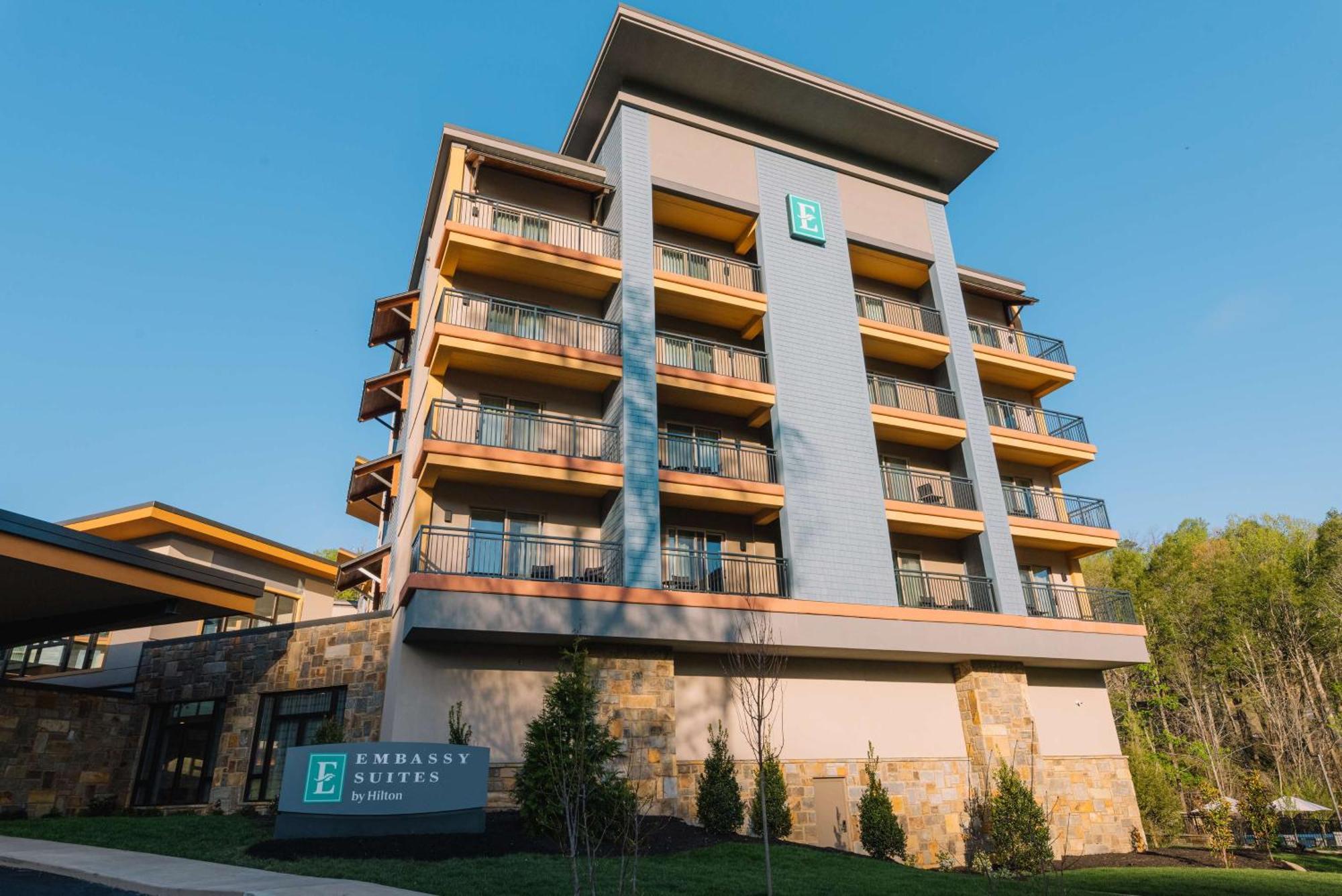 Embassy Suites By Hilton Gatlinburg Resort Exteriér fotografie